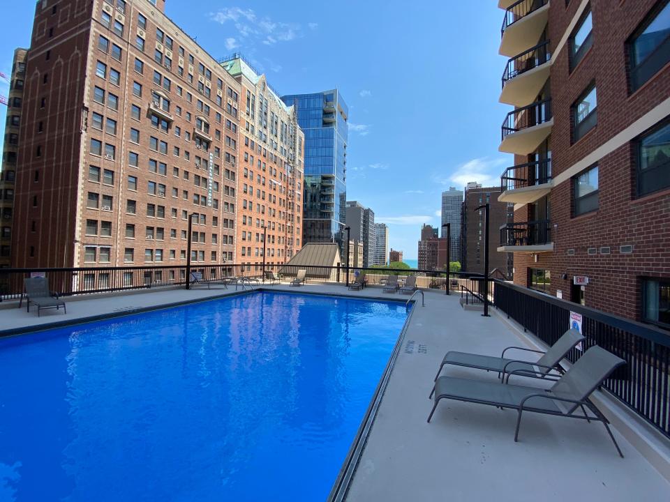 the pool overlooking the lake at 1133 dearborn in chicago