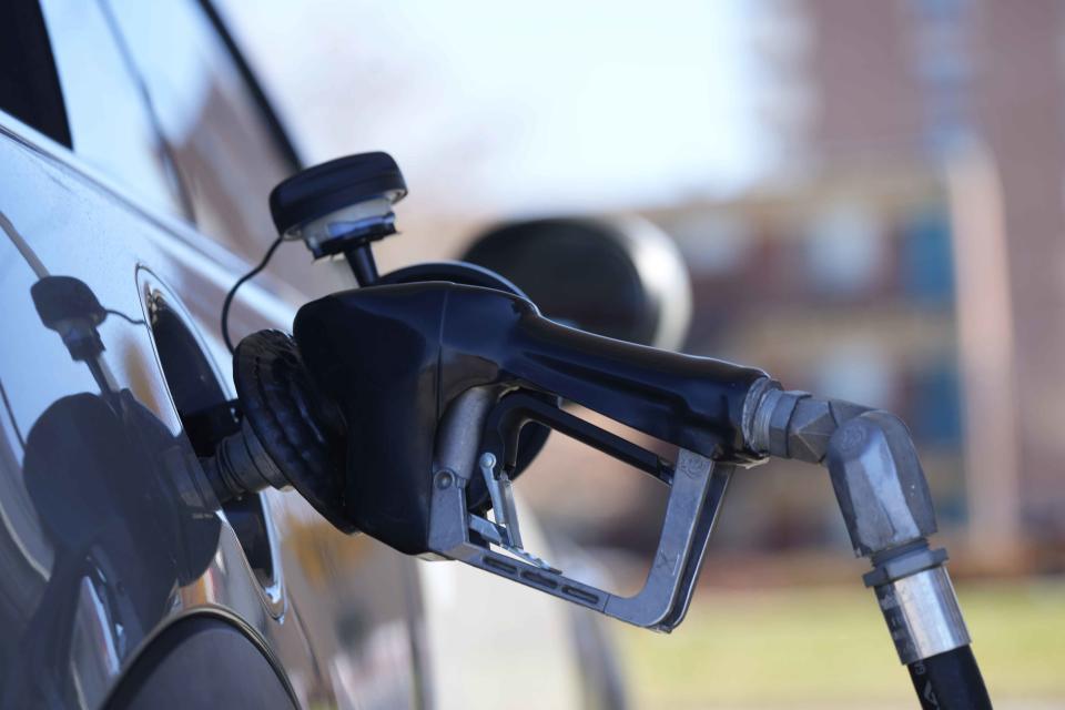 Gas prices in Worcester fell 2.7 cents in the past week, averaging $3.38 per gallon for regular unleaded.