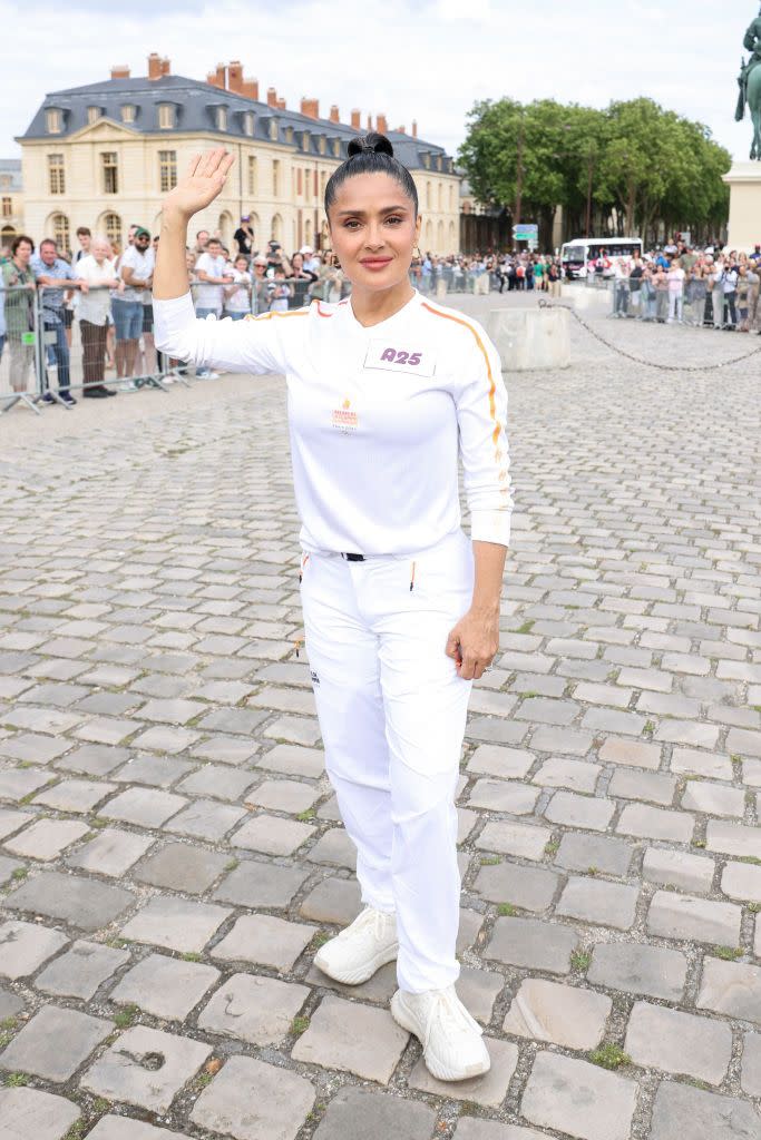 paris 2024 olympic games torch relay in versailles