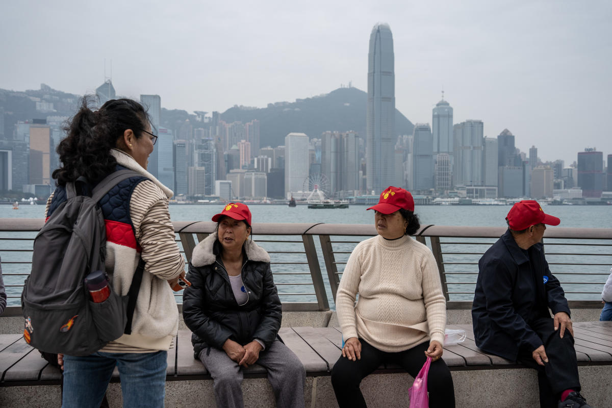 特首：五一黃金周至少80萬名內地旅客來港已有充足準備 - Yahoo新聞