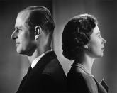 <p>Ein Porträt aus dem Jahr 1958 von der Queen und ihrem Ehemann Prinz Philip. (Getty Images)</p> 