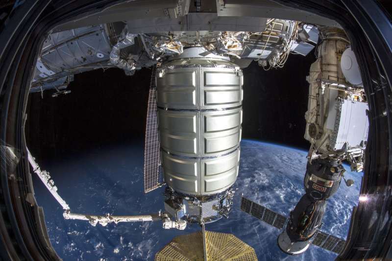 2018年11月19日，國際太空站（ISS）迎來最新一批酬載（AP）