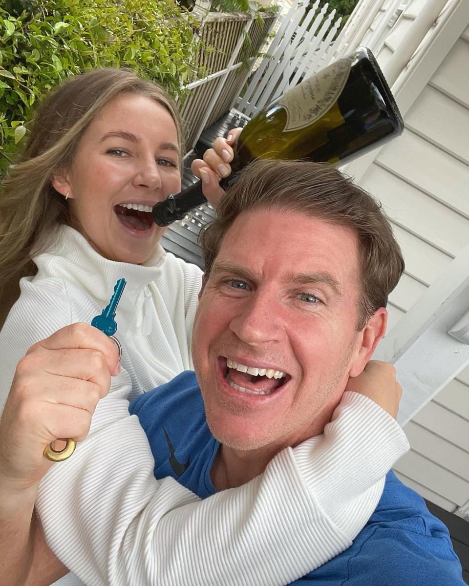 Sunrise star Sam Mac and Rebecca James' selfie with keys.