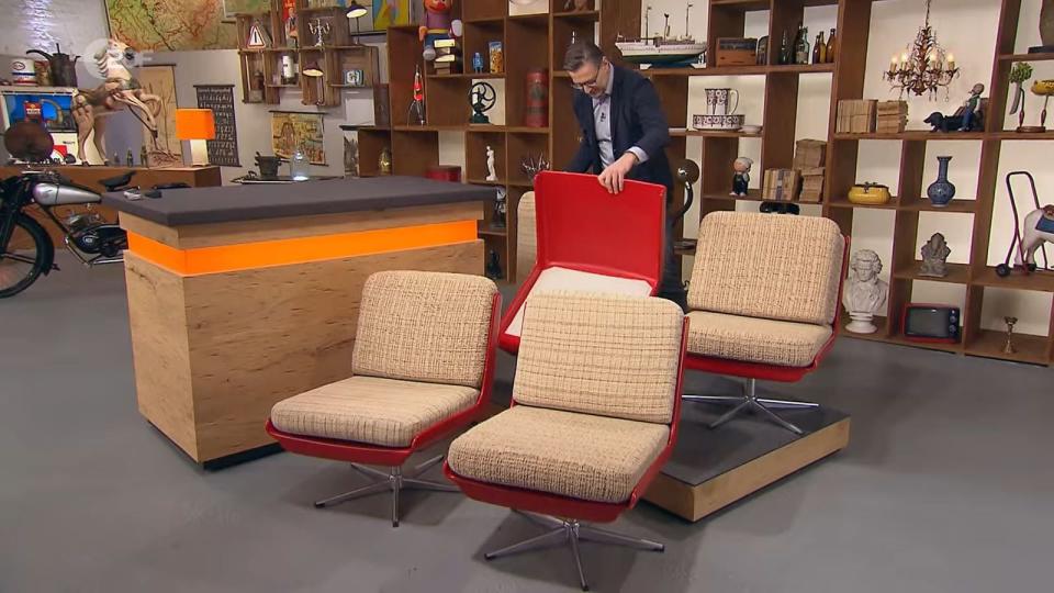 <p>Die vier Designsessel von VEB PCK aus den 1970er-Jahren bewertete Detlev Kümmel mit 500 bis 600 Euro. (Bild: ZDF)</p> 