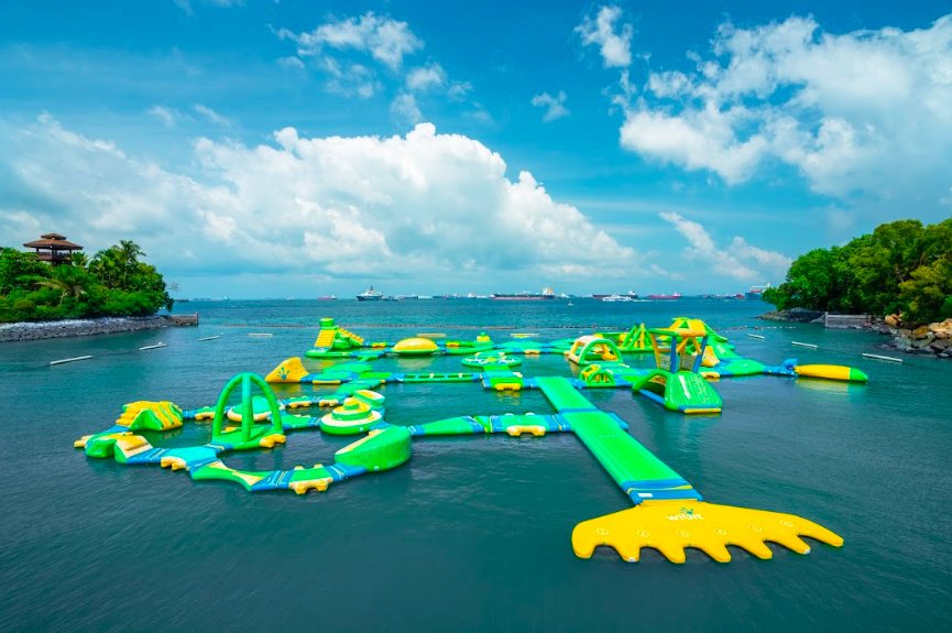 新加坡首個浮動水上樂園「HydroDash」。圖片來源：新加坡旅遊局