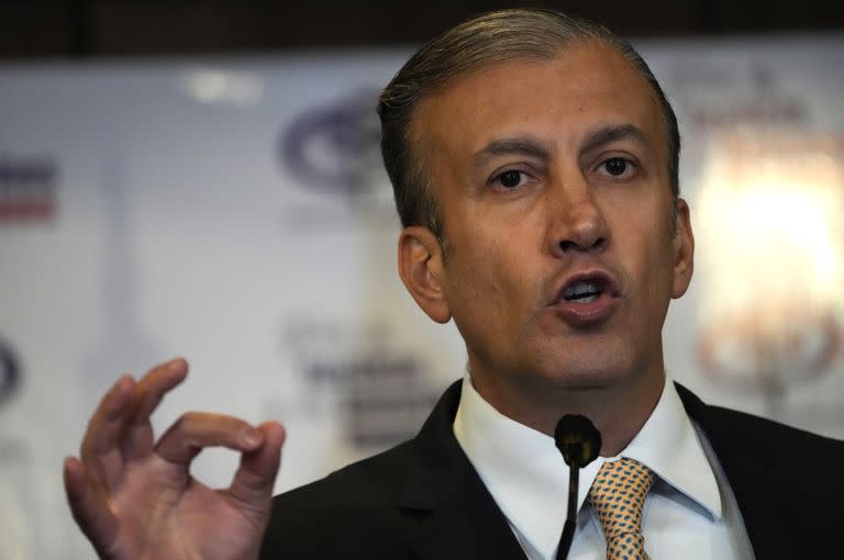 El ahora exministro del Petróleo de Venezuela, Tareck El Aissami, el martes 30 de agosto de 2022, en Caracas. (AP Foto/Ariana Cubillos)