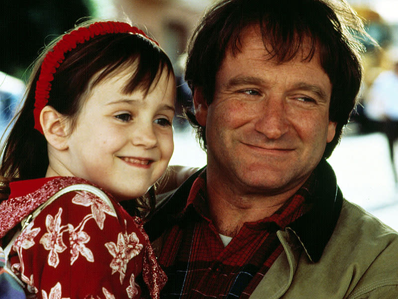 Mrs. Doubtfire's Mara Wilson Reveals How She Quit Hollywood over Painful Scrutiny of Her Looks| Hilary Duff, Kristen Stewart, Lacey Chabert, Mara Wilson, Scarlett Johansson