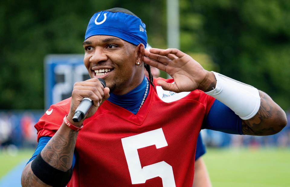 Indianapolis Colts quarterback Anthony Richardson (5) welcomes the crowd Sunday, July 28, 2024, during the Indianapolis Colts’ training camp at Grand Park Sports Complex in Westfield.