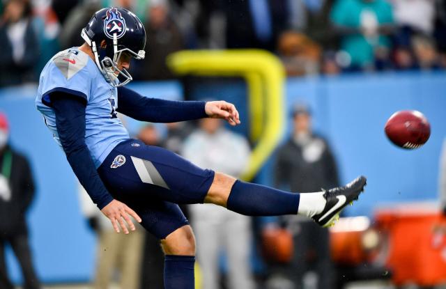 The Eagles are signing former Titans Pro Bowl punter Brett Kern as a  replacement to Arryn Siposs, according to ESPN's Adam Schefter.