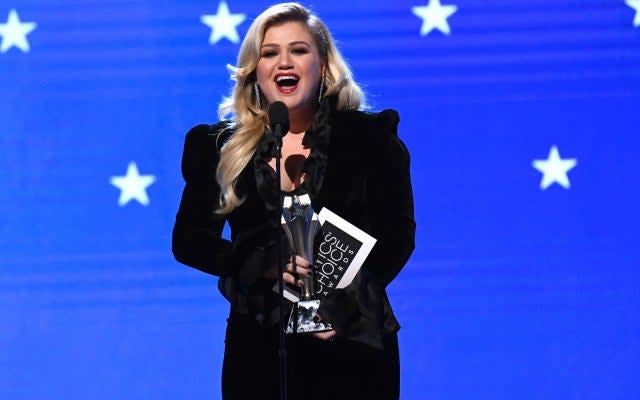 Kelly Clarkson at the 2020 Critics&#39; Choice Awards