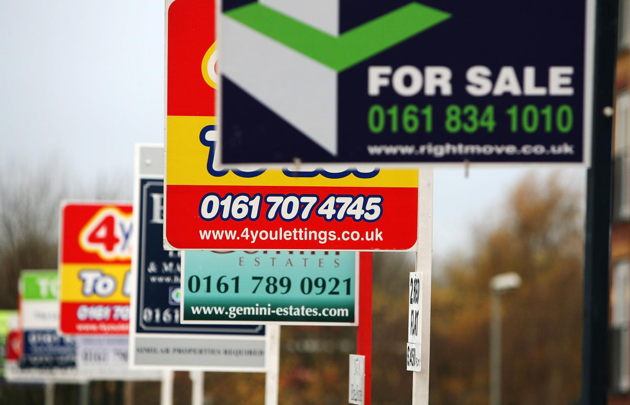 Surveyors report the housing market is slowing down across the country (Christopher Furlong/Getty Images)