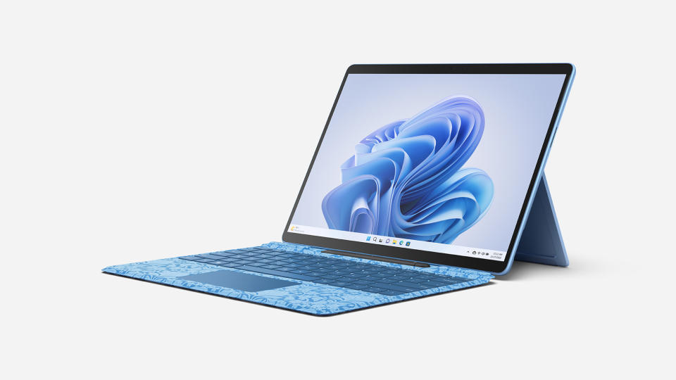 The Surface Pro 9 gets improved performance via an upgrade Intel chip or more AI capabilities via Microsoft's custom chip. (Image: Microsoft) 