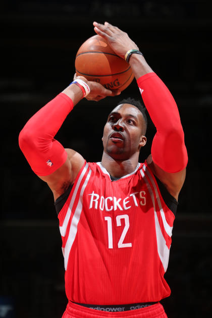 Dwight Howard takes a free throw against the Washington Wizards on March 29, 2015. (Ned Dishman/NBAE/Getty Images)