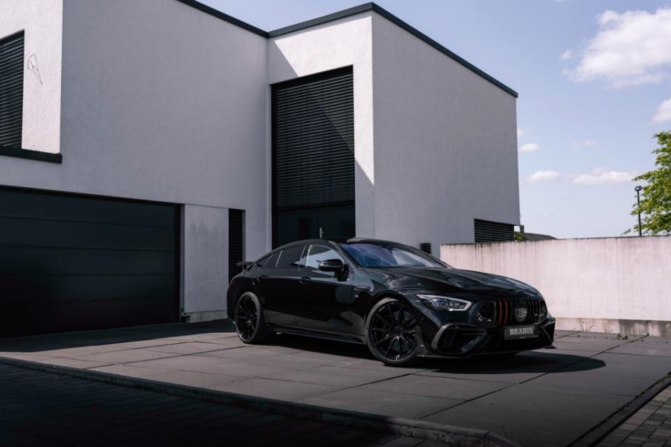 mercedes-amg-gt-63-s-e-performance-brabus-930