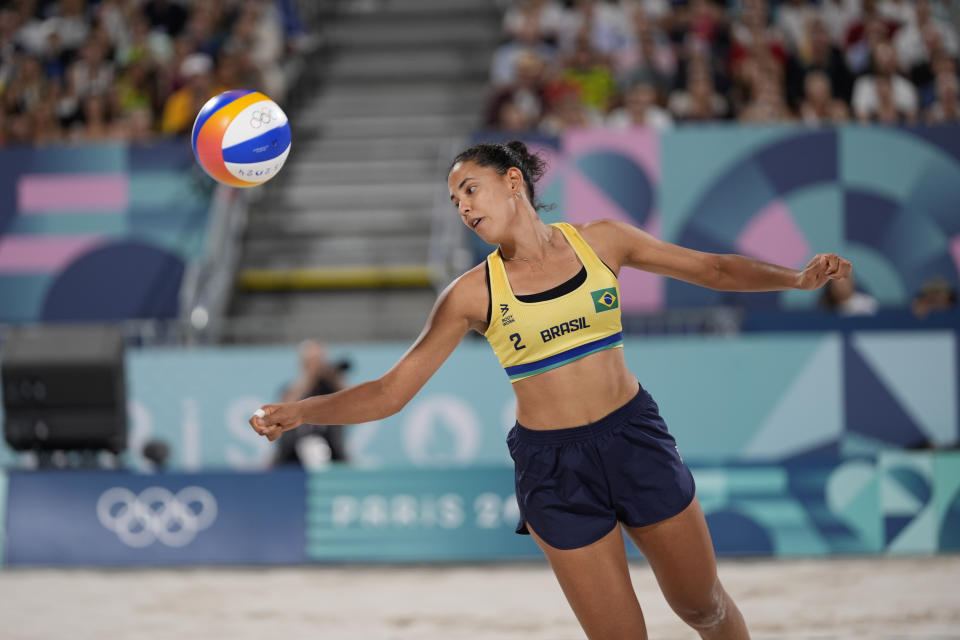 Brazil beats Canada in tense threeset women's beach volleyball gold