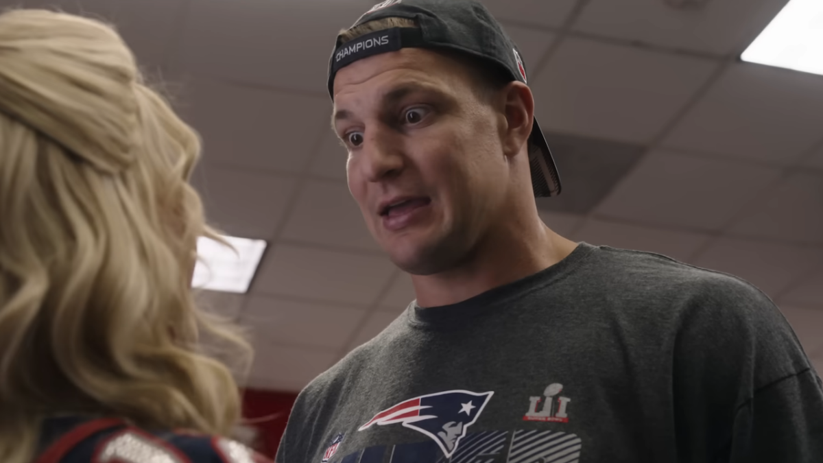 Rob Gronkowski Reacts to Tom Brady's Underwear Thirst Trap Pic