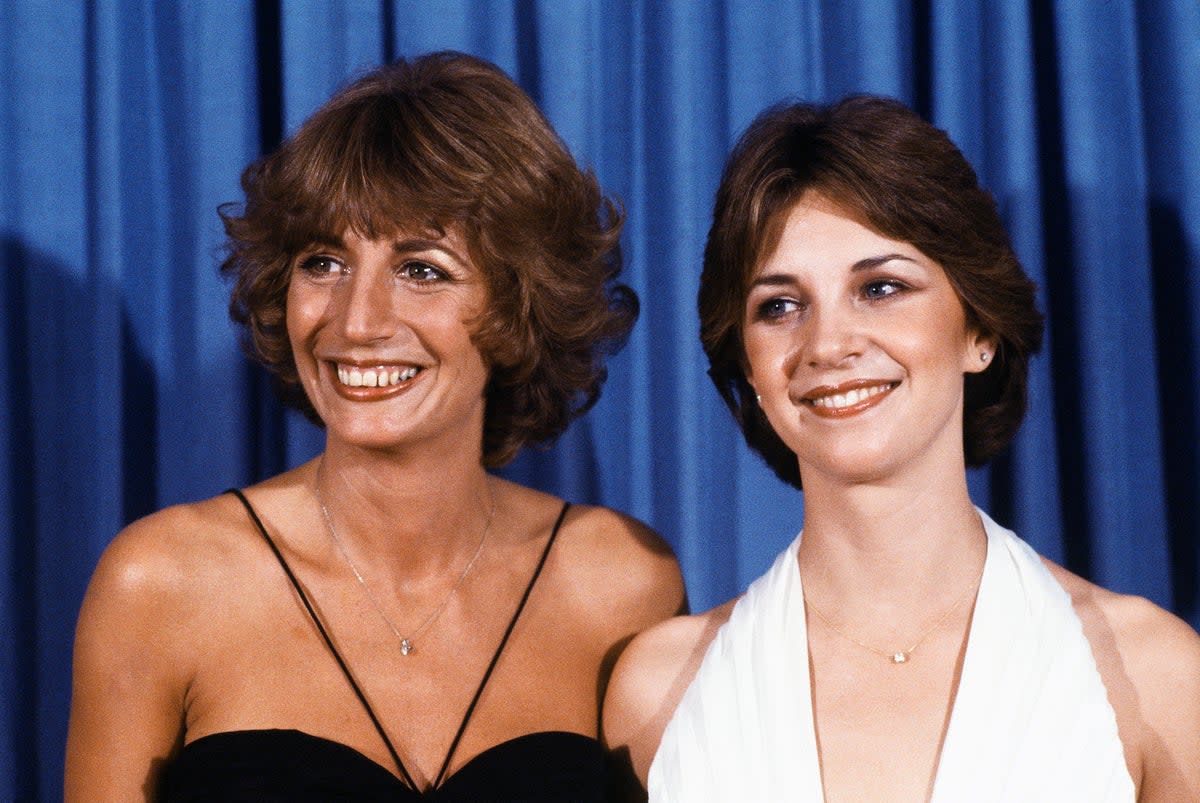 Penny Marshall, left, and Cindy Williams pictured in 1979. (AP)