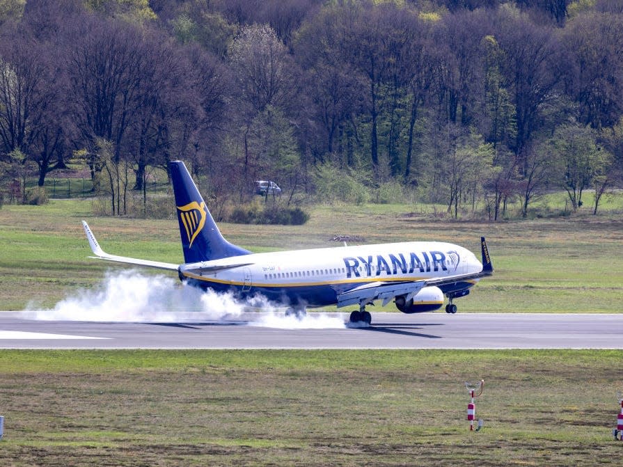 Das Flugzeug von Ryanair landete nicht wie erwartet in Spanien. - Copyright: picture alliance/Getty Images