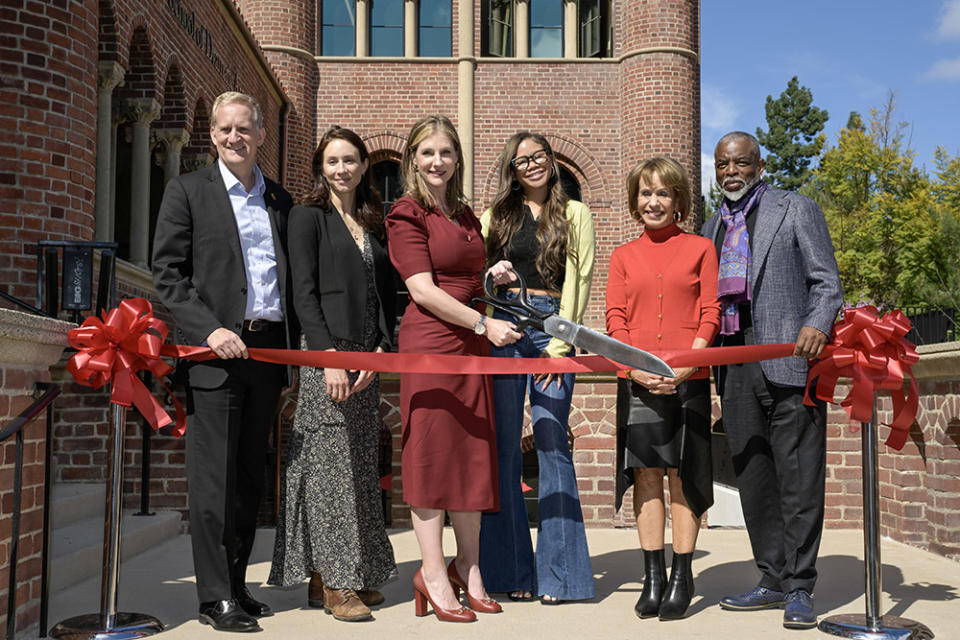 (left to right) USC Provost Andrew T. Guzman, actress and USC alumni Troian Bellisario, Emily Roxworthy dean of the school of dramatic arts, actress and USC SDA student Storm Reid, USC President Carol Folt and actor and USC alumni LeVar Burton during the ribbon-cutting ceremony and unveiling of USC’s new dramatic arts building, March 28, 2024.