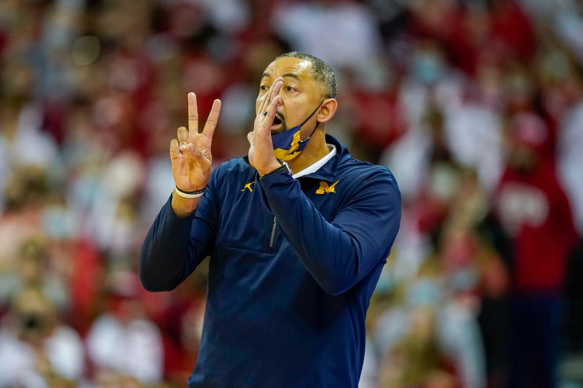 Michigan basketball's Juwan Howard hits another coach, sending shockwaves  through internet