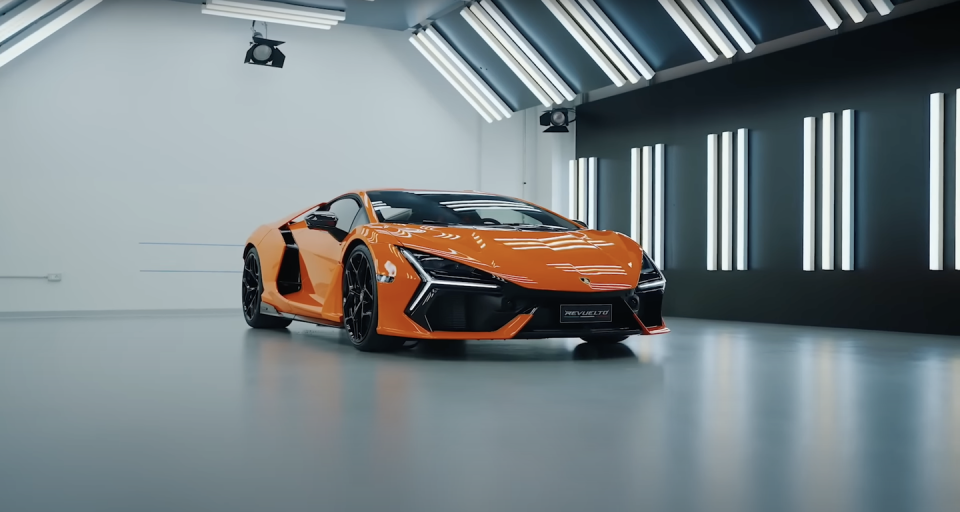 lamborghini revuelto production facility images