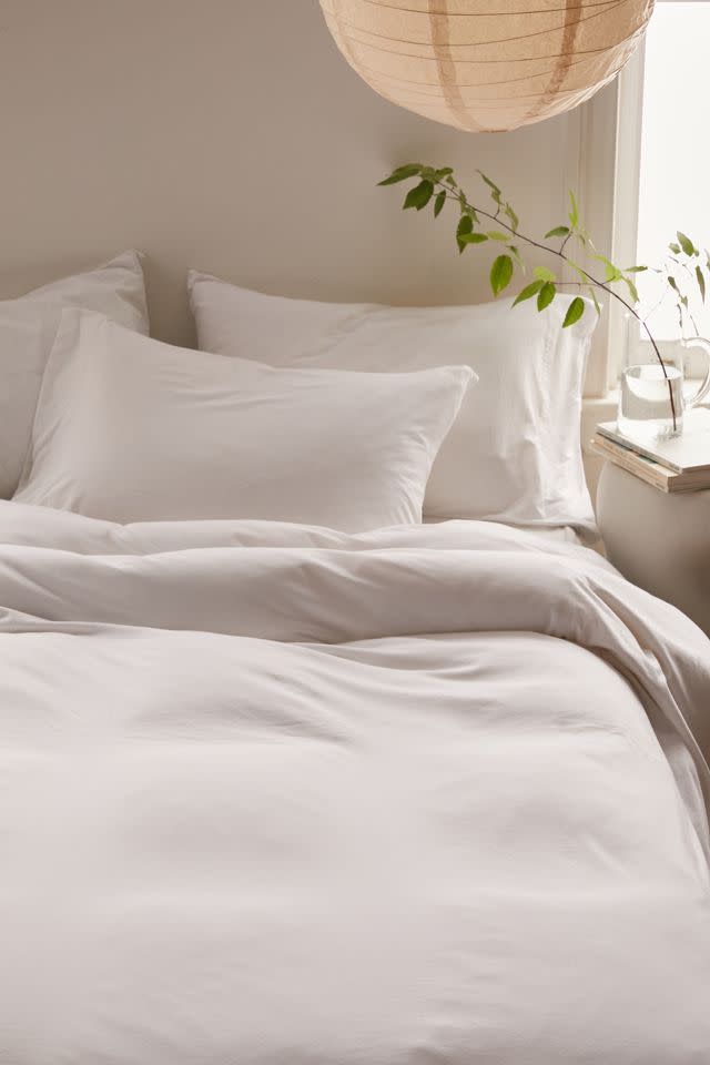 <p><a href="https://go.redirectingat.com?id=74968X1596630&url=https%3A%2F%2Fwww.urbanoutfitters.com%2Fshop%2Ft-shirt-jersey-duvet-set2%3Fcategory%3Dbedding%26color%3D012%26type%3DREGULAR%26quantity%3D1&sref=https%3A%2F%2Fwww.harpersbazaar.com%2Ffashion%2Ftrends%2Fg43932475%2Fbest-luxury-duvet-covers%2F" rel="nofollow noopener" target="_blank" data-ylk="slk:Shop Now;elm:context_link;itc:0;sec:content-canvas" class="link ">Shop Now</a></p><p>T-Shirt Jersey Duvet Set</p><p>$79.00</p><p>urbanoutfitters.com</p>