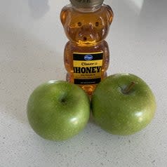 Ingredients for apple fruit rollers