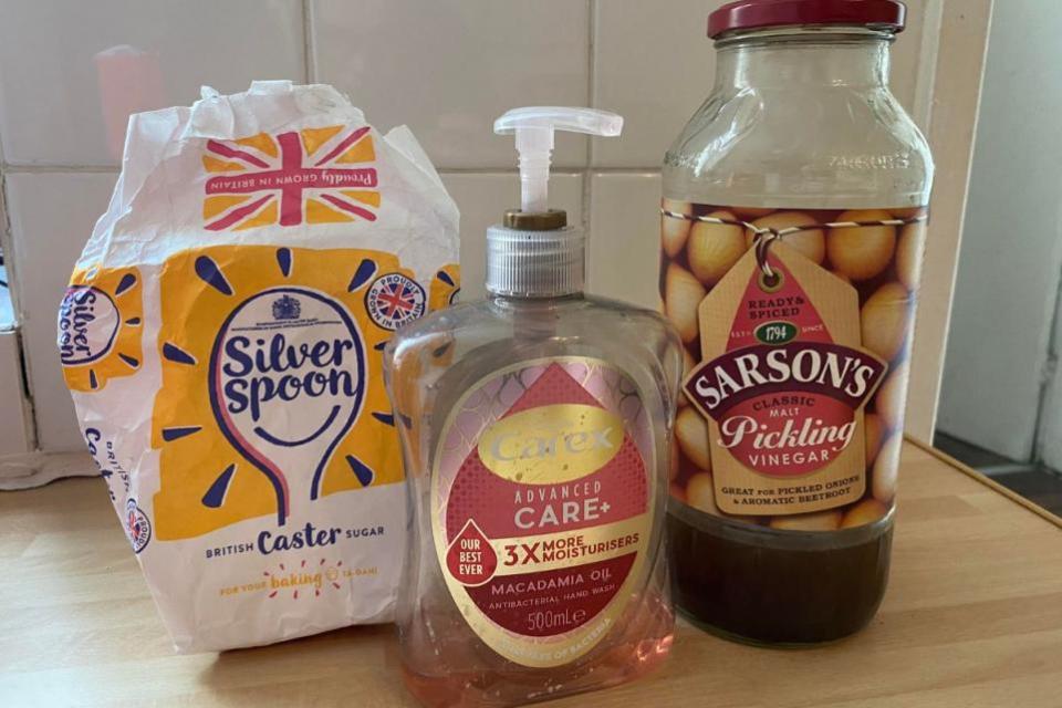 The Northern Echo: I rounded up the versions of vinegar, soap and sugar I had in my kitchen to make the solution