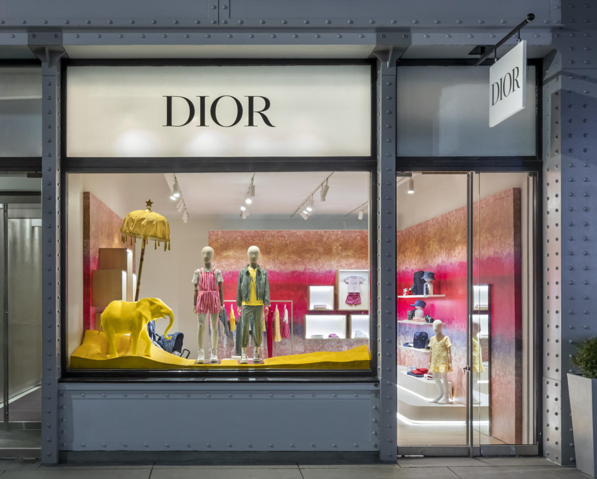 Dior opens temporary Fifth Avenue store