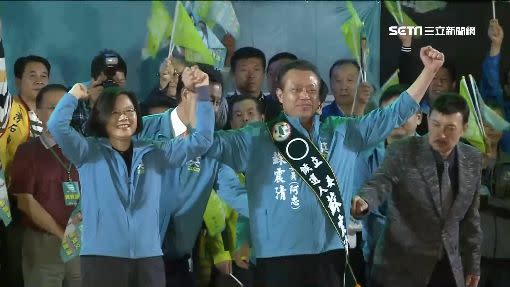 蘇震清先前拒接總統電話，執意要選民進黨中常委。