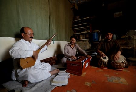 The Wider Image: "Under Siege": Fear and defiance mark life for Pakistan's Hazaras