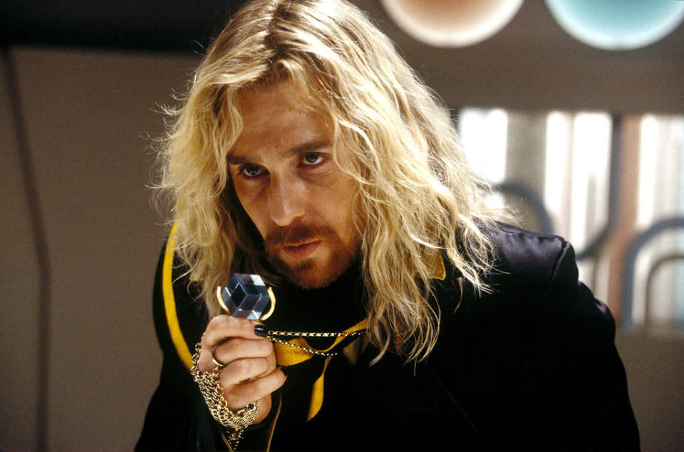 <b>Zaphod Beeblebrox</b> (Sam Rockwell)<br>"<a href="http://movies.yahoo.com/movie/the-hitchhiker-s-guide-to-the-galaxy/" data-ylk="slk:The Hitchhiker’s Guide to the Galaxy;elm:context_link;itc:0;sec:content-canvas" class="link ">The Hitchhiker’s Guide to the Galaxy</a>" (2005)