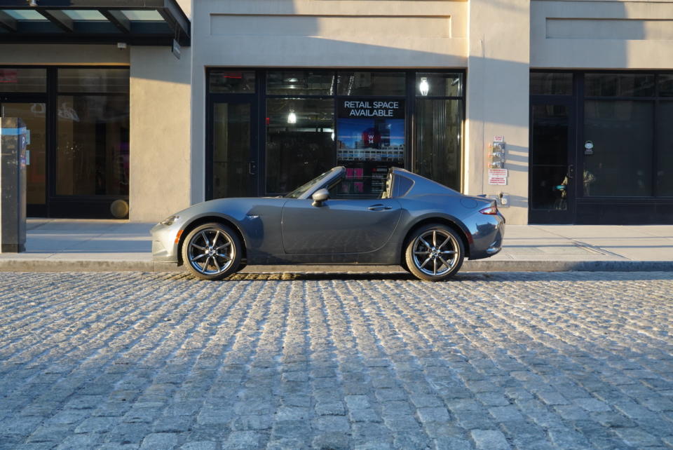 2020 Mazda MX-5 Miata RF (Credit: Pras Subramanian)