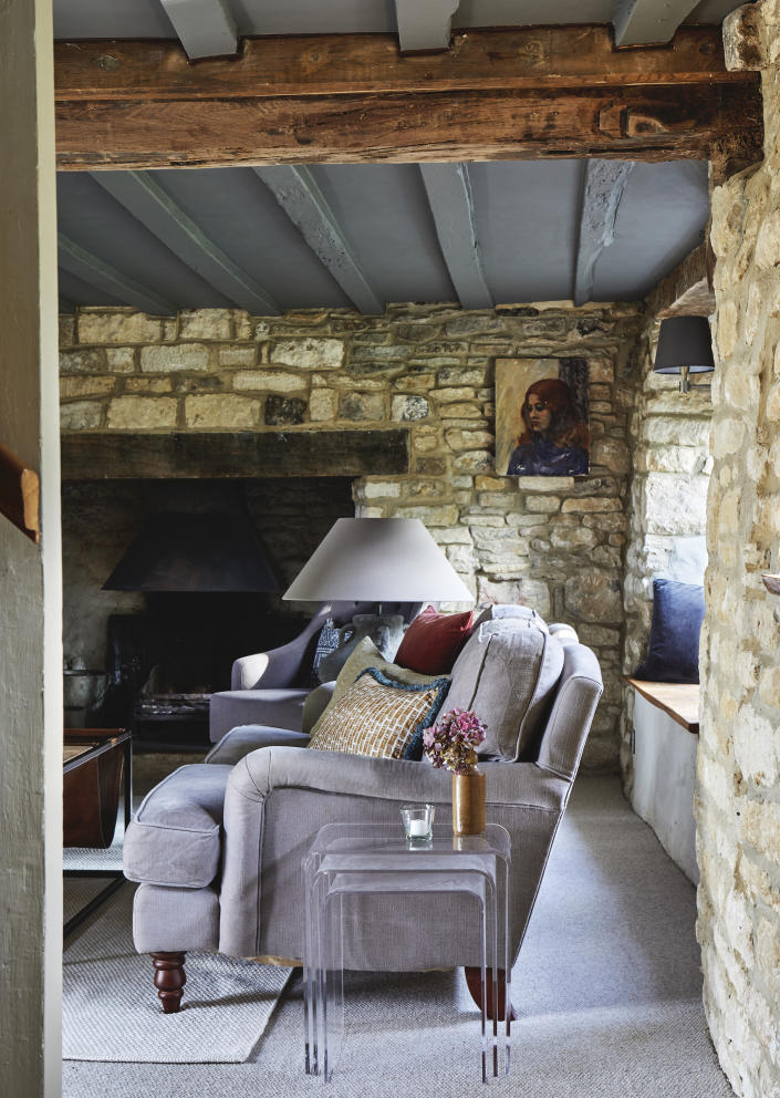 <p> Country homes, with their beautiful oak beams and thick stone walls, are brimming with history and character. But the rustic architecture runs the risk of making rooms appear small and dark. </p> <p> When you&apos;re planning out country living room ideas, copy some of the tricks used by interior designers to bring a sense of light and airiness to a space. Think Perspex or glass &apos;invisible&apos; tables; large furniture pieces, such as sofas, raised on elegant feet; and coffee tables made from elegant metal, rather than heavy wood. </p>