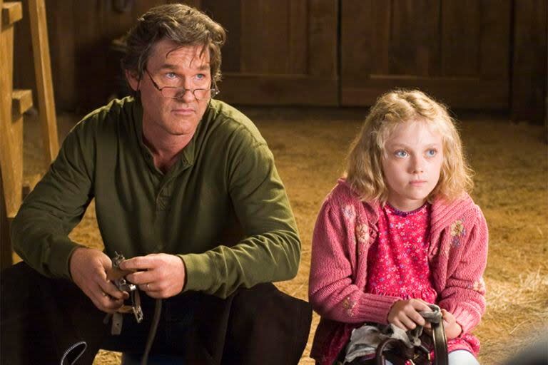 Kurt Russel y Dakota Fanning trabajaron juntos en En busca de un sueño, de 2005