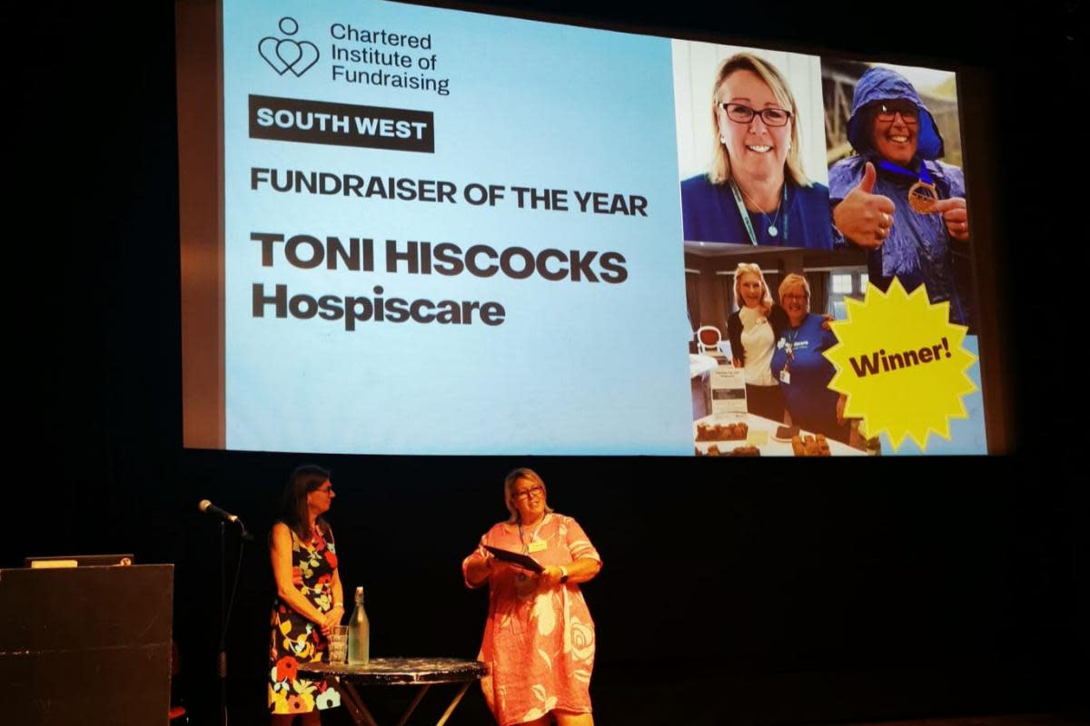 Toni Hiscocks receiving her award <i>(Image: Hospiscare)</i>