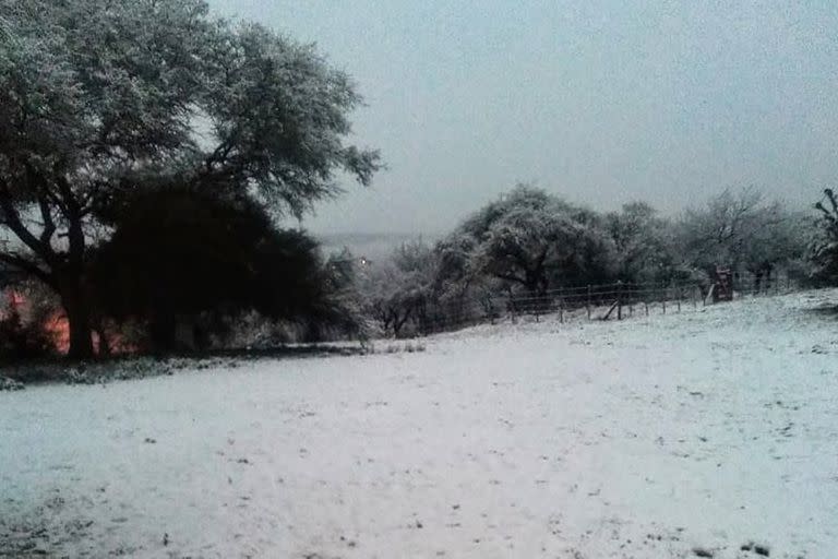 También nevó en otra zona de la provincia de Córdoba como en Villa Cura Brochero en el Valle de Traslasierra