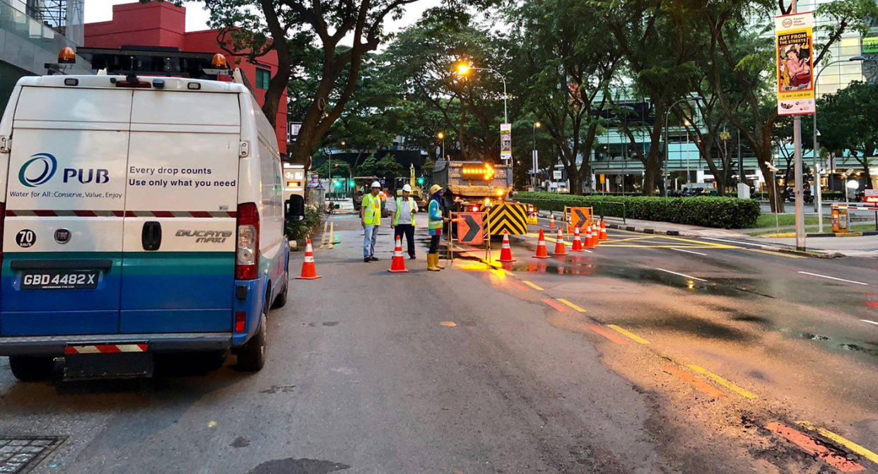 Three lanes of Somerset Road were closed overnight due to a pipe ‘leak’ on 16 Jan 2017. Photo: Facebook/PUBsg