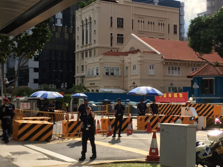 The Israeli Prime Minister’s visit to a synagogue in Waterloo Street, Singapore, took place amid heavy security. (Photo: Yahoo Singapore/Nigel Chin)