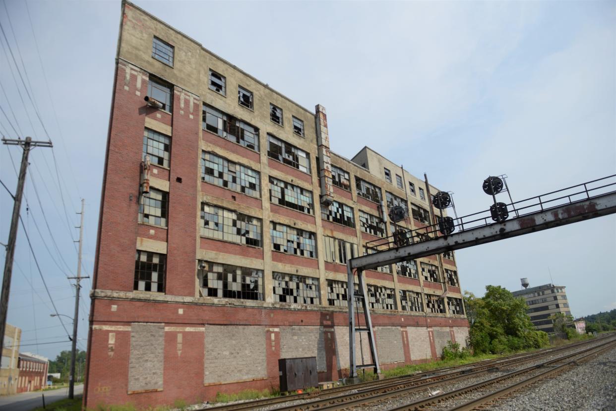 The building at 200 Fifth Ave. has sat dormant for at least three decades.