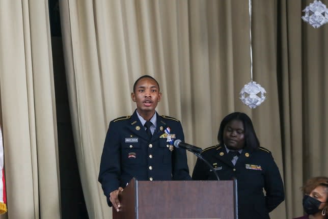 Army JROTC Cadet 2nd Lt.Kaheem Bailey-Taylor addresses the audience after receiving the Army Medal of Heroism. (Photo: Amy Turner, U.S. Army Cadet Command Public Affairs / flickr)