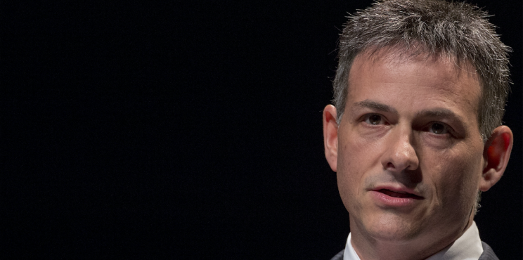 David Einhorn, founder and president of Greenlight Capital, speaks during the Sohn Investment Conference in New York May 4, 2015. REUTERS/Brendan McDermid