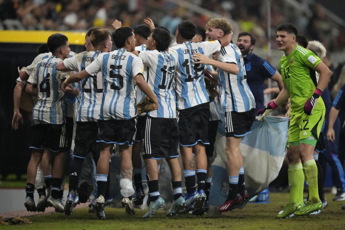 Mundial Sub 17: Argentina venció a Japón con un golazo del Diablito  Echeverri, Los otros festejos fueron de Valentino Acuña y Agustín Ruberto, Página