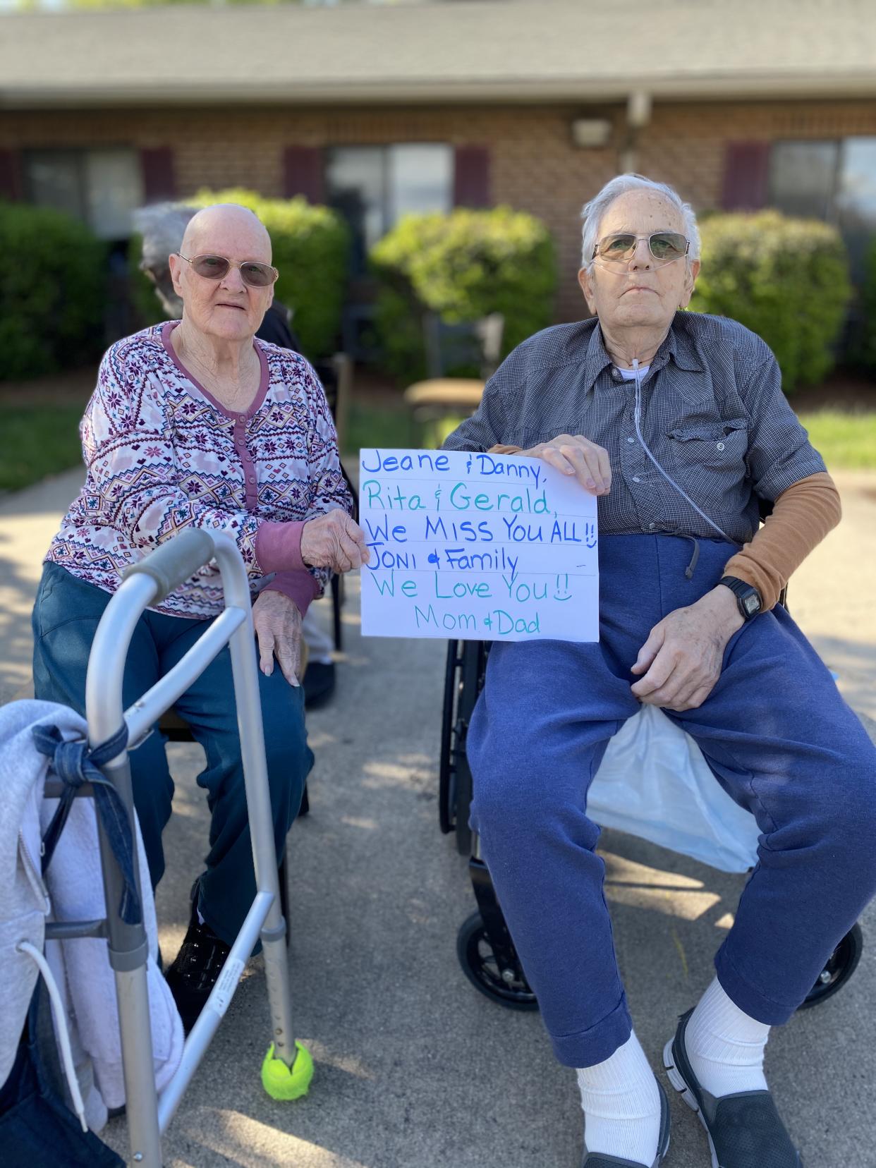 Arlene and Ernest Hedrick sit together awaiting their loved ones. (Photo: Jenny Brinkle)