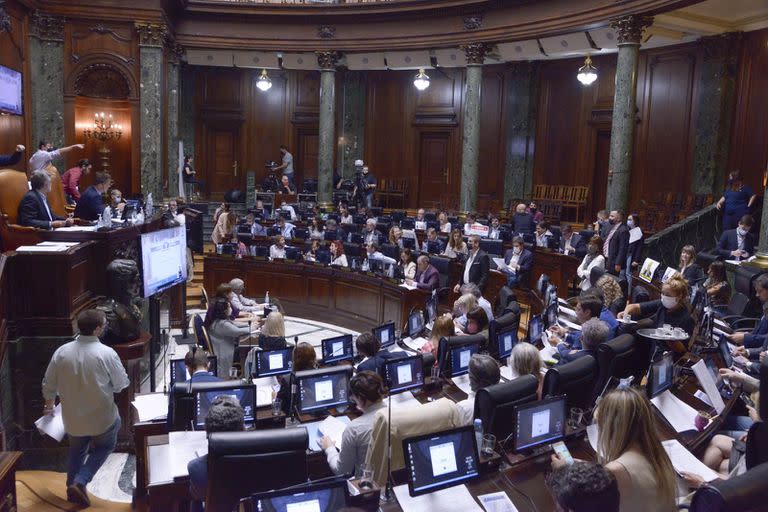 El grupo de padres y madres sostienen conversaciones con legisladores de distintos espacios para una ley antiadoctrinamiento