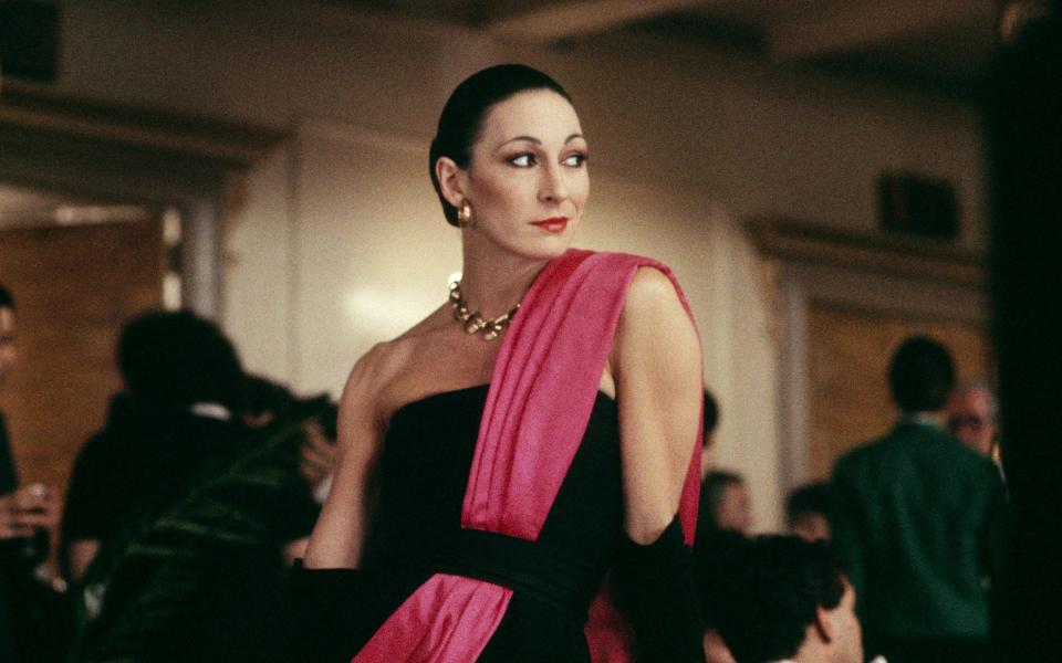 Angelica Huston in honor of Prizzi, 1985