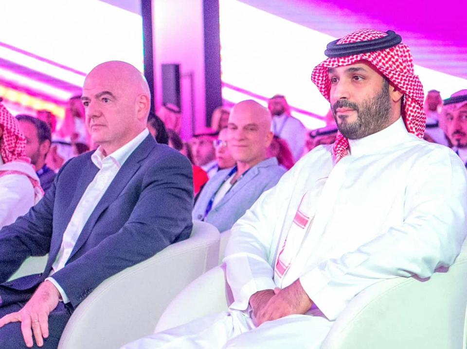 Saudi Crown Prince Mohammed bin Salman MBS (R) and FIFA President Gianni Infantino (SPA/AFP via Getty Images)