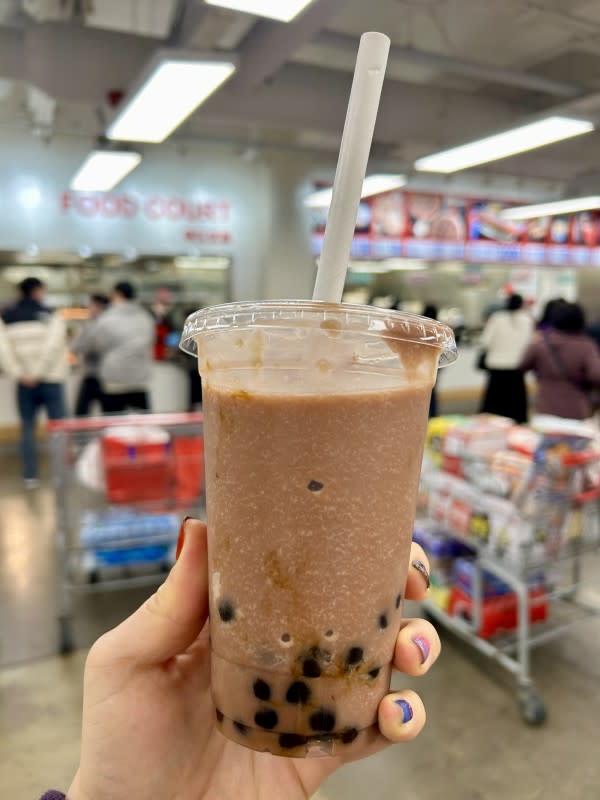 <em>Bubble tea at Costco South Korea</em><p>Justine Lee</p>