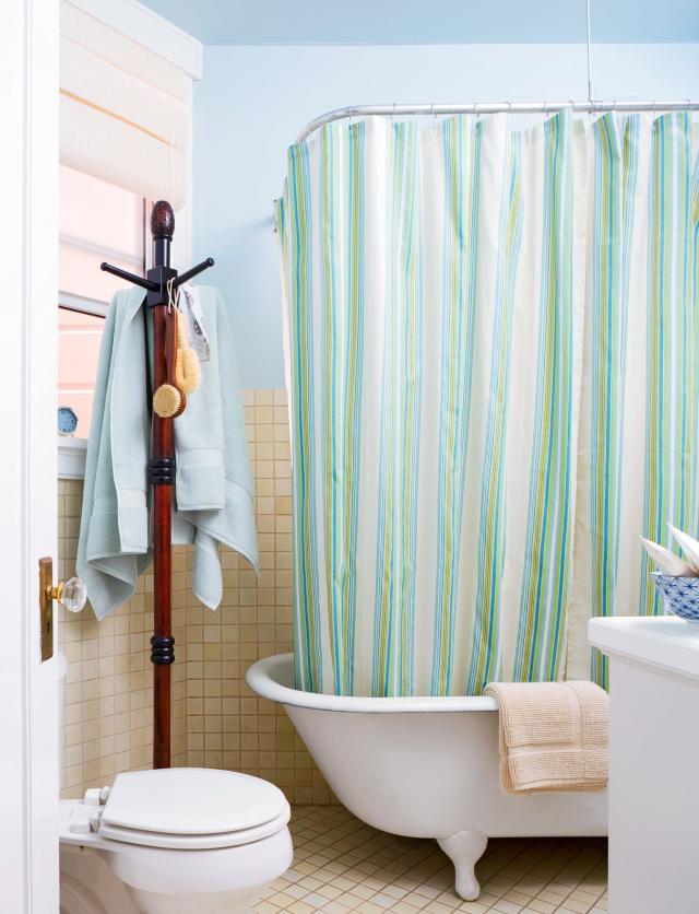 28 Bathroom Towel Storage Ideas That Are Pretty and Practical