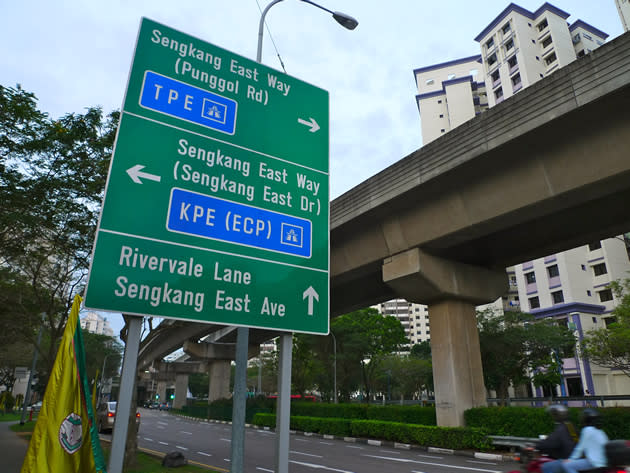 A sign along Rivervale Drive (amended). (Yahoo! photo/Eric Tee)